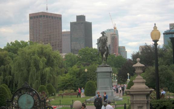 Boston - Public Garden mit Washington Statue