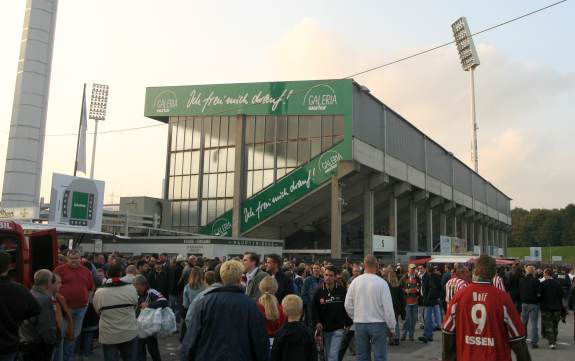 Georg-Melches-Stadion - Osttribüne Rückansicht