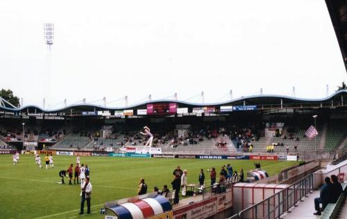 Willem II Stadion - Hintertortribne
